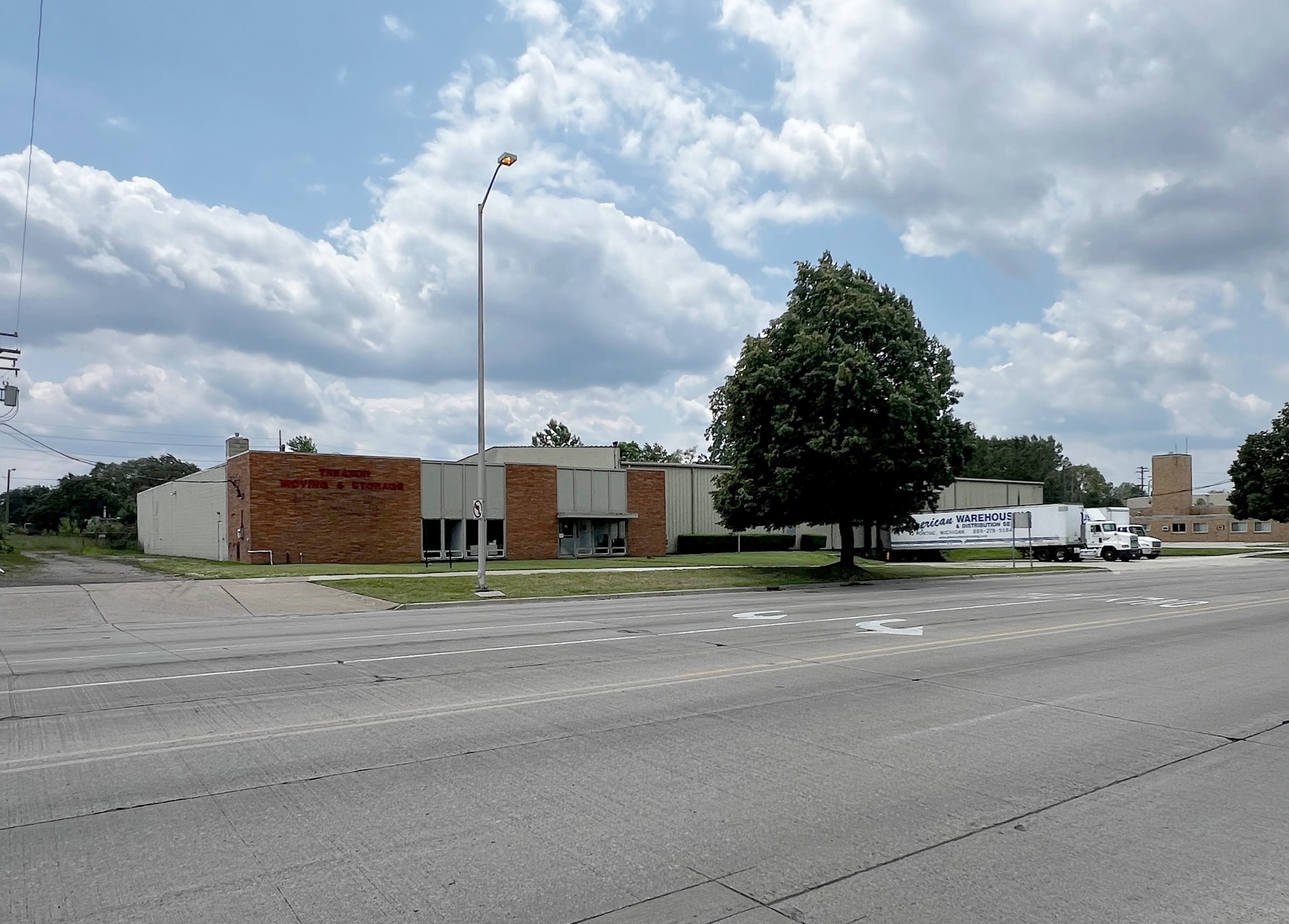 25 W Walton Blvd, Pontiac, MI à vendre Photo principale– Image 1 sur 3