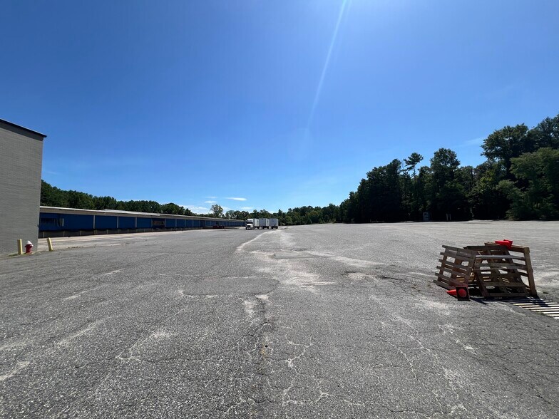 1201 E Church St, Cherryville, NC à vendre - Photo de l’immeuble – Image 2 sur 20