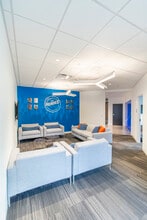 10100 W Innovation Dr, Wauwatosa, WI à louer Photo intérieure– Image 1 sur 8