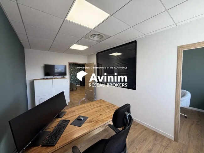 Plus de détails pour Bureau à louer