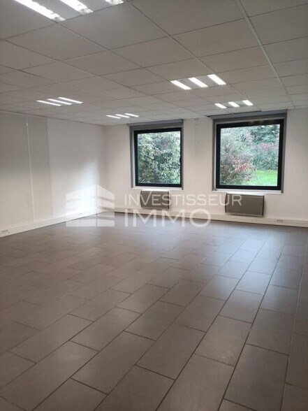 Bureau dans Lognes à louer - Photo intérieure – Image 2 sur 3