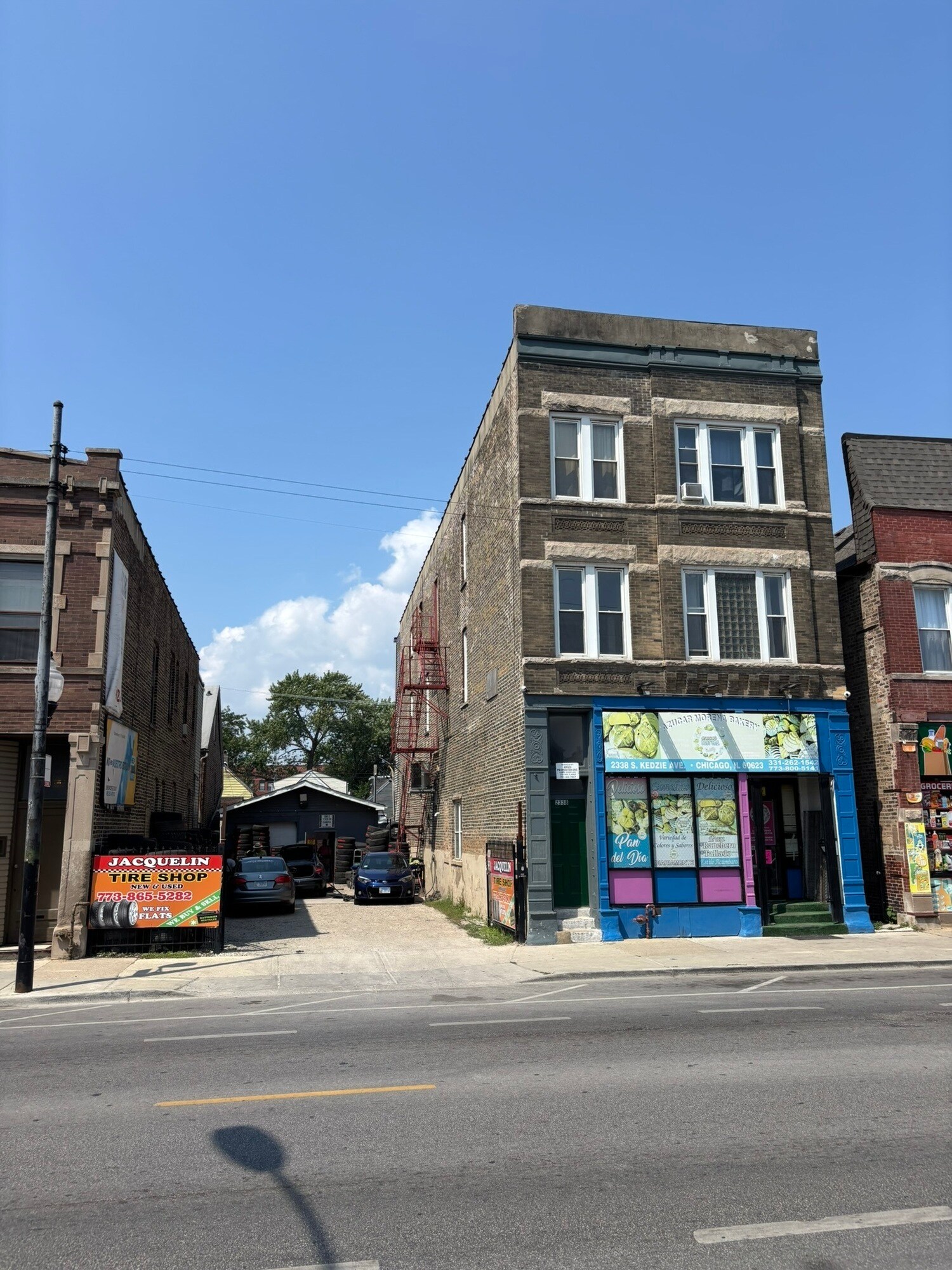 2338 S Kedzie Ave, Chicago, IL à vendre Photo de l’immeuble– Image 1 sur 6