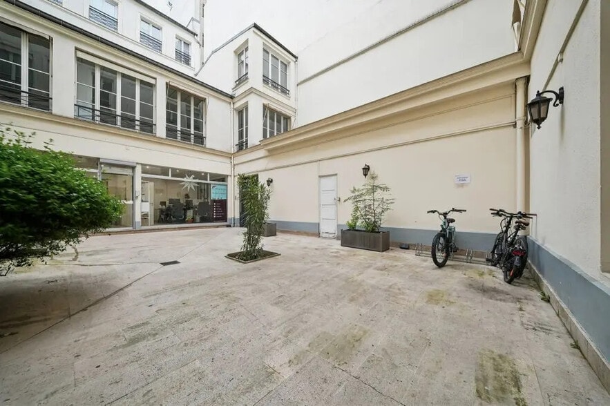 47-49 Rue De La Chaussee D'Antin, Paris à louer - Photo de l’immeuble – Image 2 sur 9