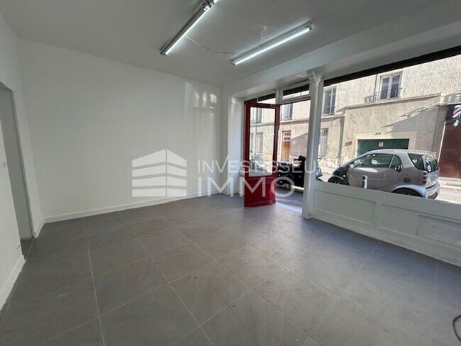 Plus de détails pour Local commercial à vendre