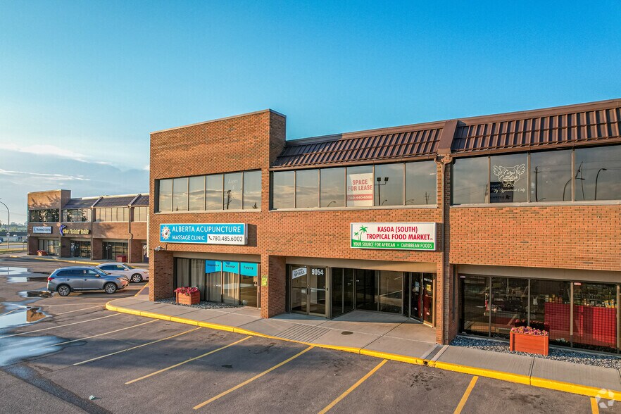 9004-9090 51st Ave NW, Edmonton, AB à louer - Photo de l’immeuble – Image 1 sur 5