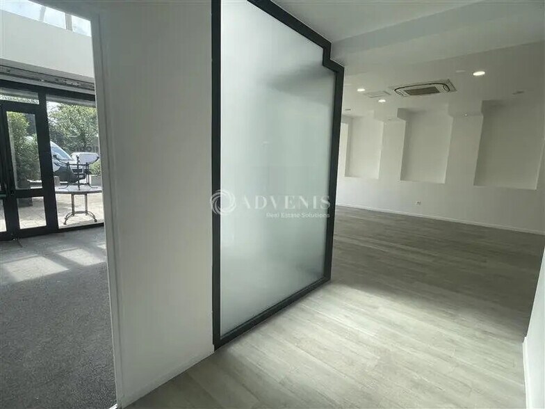 Local commercial dans Tremblay-en-France à louer - Photo intérieure – Image 3 sur 8