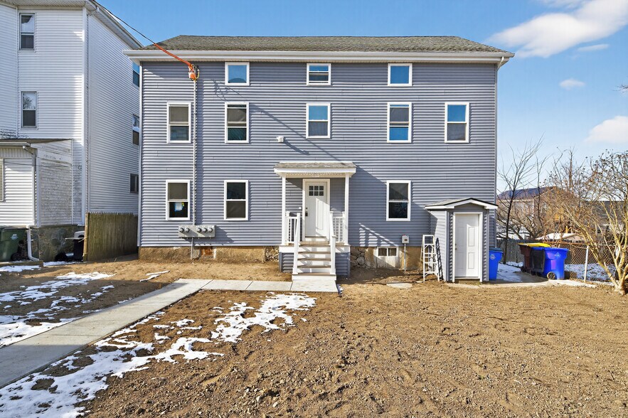 165 Grant St, Fall River, MA à vendre - Photo de l’immeuble – Image 2 sur 59