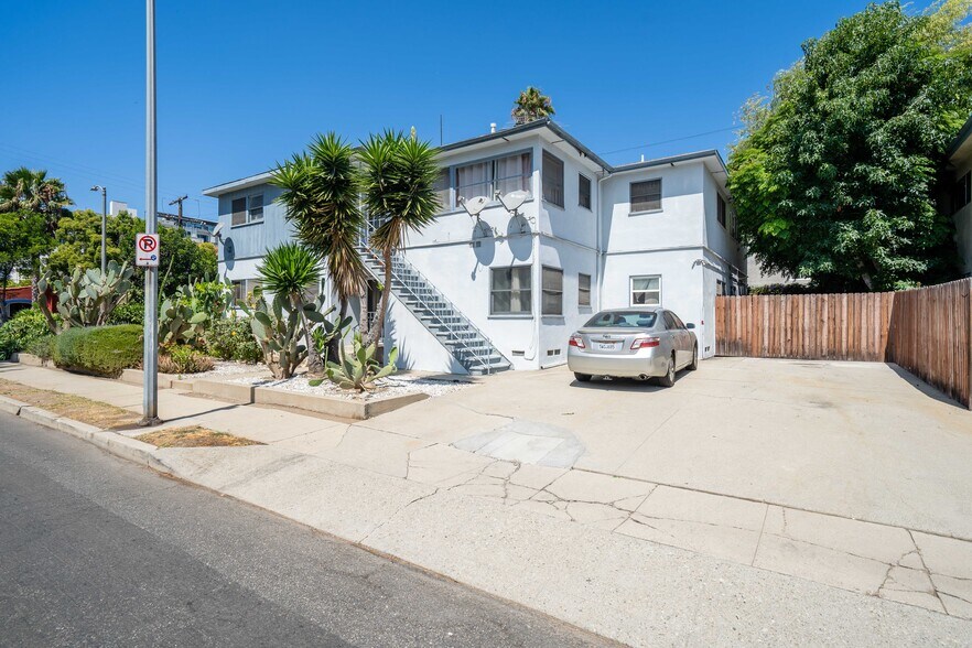 3624 Hughes Ave, Los Angeles, CA à vendre - Photo de l’immeuble – Image 2 sur 20