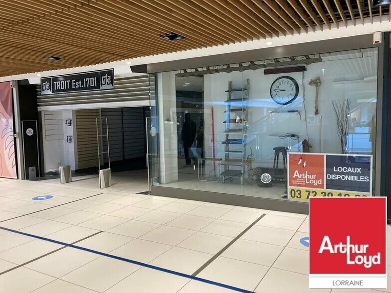 Local commercial dans Metz à vendre - Hall d’entrée – Image 1 sur 3