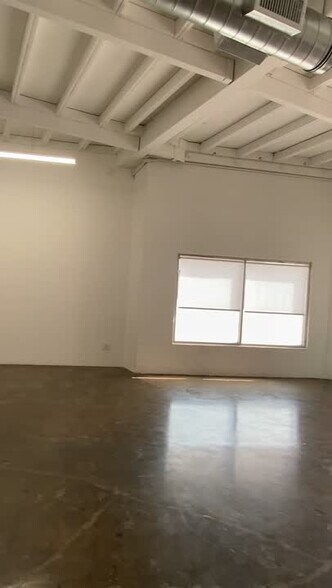 5351 W Adams Blvd, Los Angeles, CA à louer - Vidéo sur l’annonce professionnelle – Image 2 sur 13