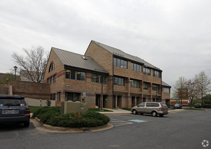 841 Quince Orchard Blvd, Gaithersburg, MD à louer - Photo principale – Image 1 sur 14