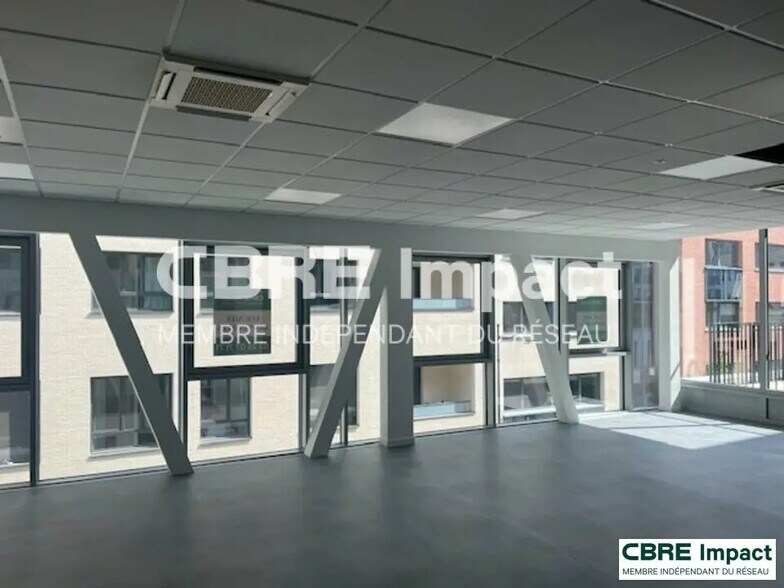 Bureau dans Reims à louer - Photo de l’immeuble – Image 1 sur 9