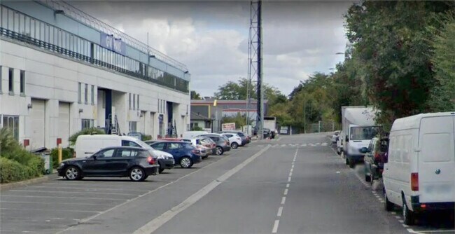 Plus de détails pour Bureau, Local d'activités à louer