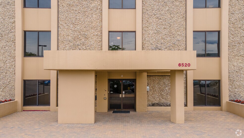 6520 Poe Ave, Dayton, OH à vendre - Photo de l’immeuble – Image 2 sur 5