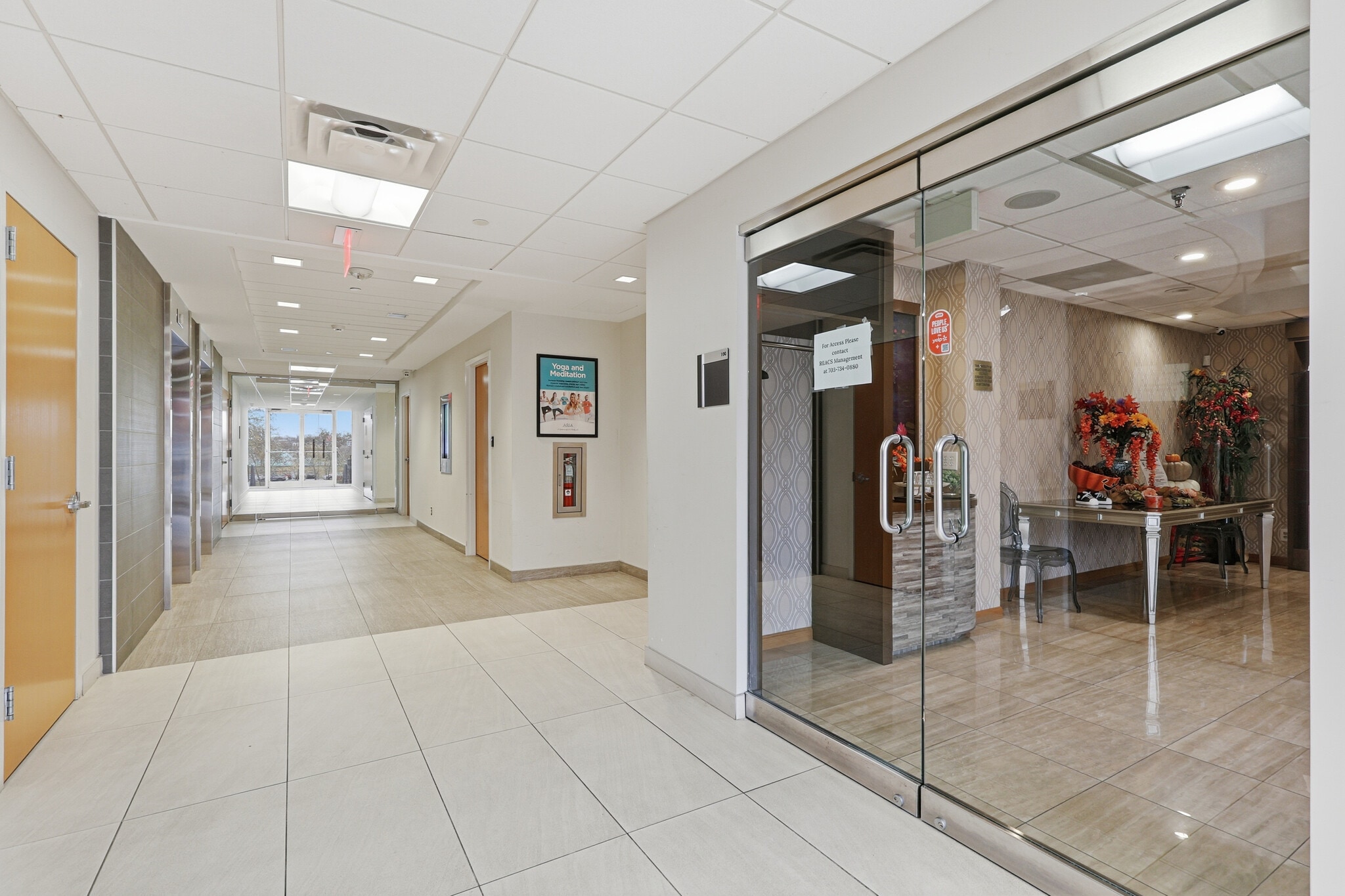 2 Pidgeon Hill Dr, Sterling, VA à louer Photo intérieure– Image 1 sur 36