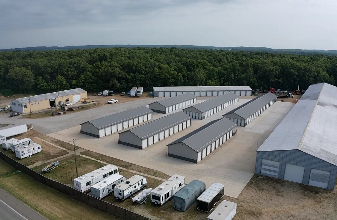 922 N M-37 Hwy, Hastings, MI à vendre Photo principale– Image 1 sur 12