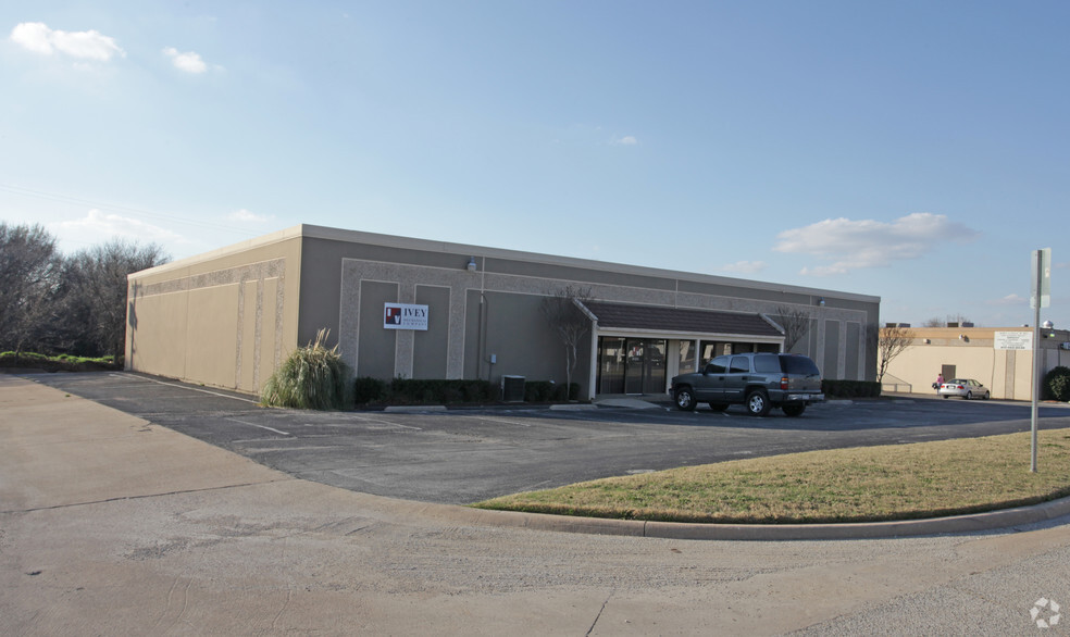 3108 Pleasant Valley Ln, Arlington, TX à louer - Photo de l’immeuble – Image 2 sur 4