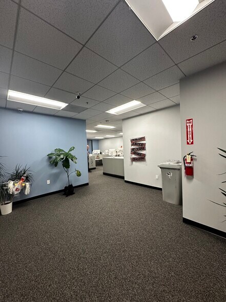 5000 E Spring St, Long Beach, CA à louer - Photo intérieure – Image 2 sur 12