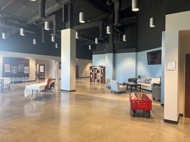 21206 Telge Rd, Tomball, TX à louer - Photo de l’immeuble – Image 2 sur 10