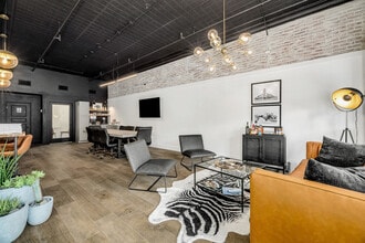 927 E New Haven Ave, Melbourne, FL à louer Photo intérieure– Image 2 sur 9