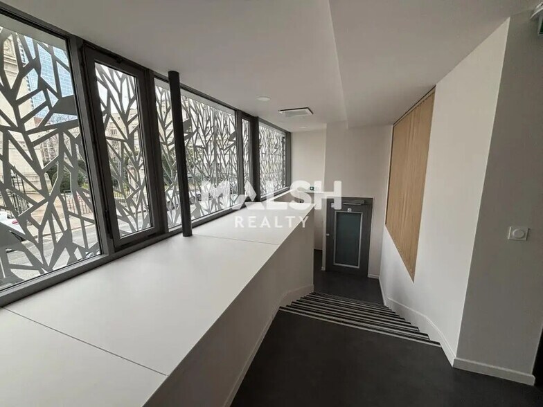 Bureau dans Lyon à louer - Photo de l’immeuble – Image 3 sur 15