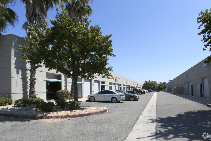 26111 Ynez Rd, Temecula, CA à louer - Photo de l’immeuble – Image 2 sur 5
