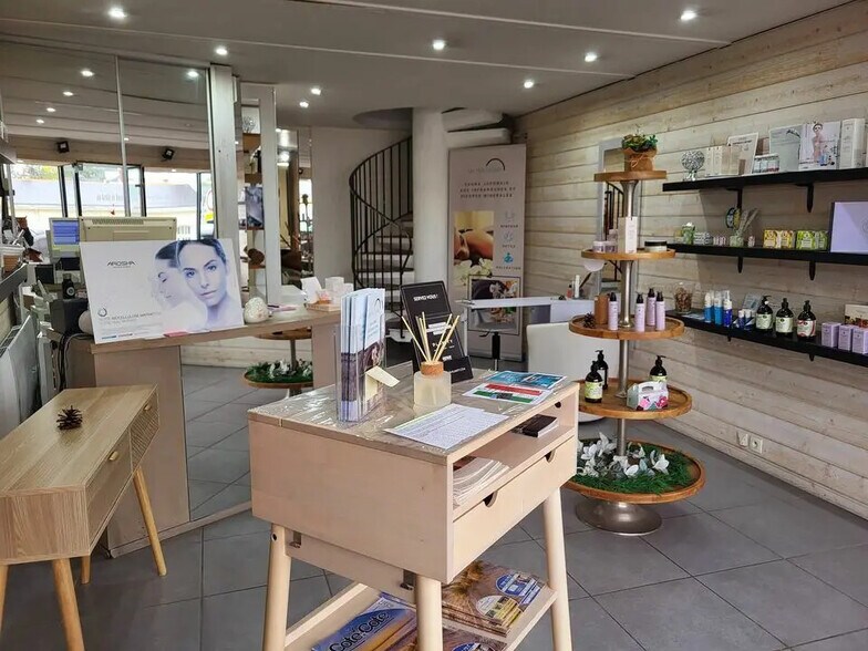 Local commercial dans Pornic à louer - Photo de l’immeuble – Image 3 sur 6