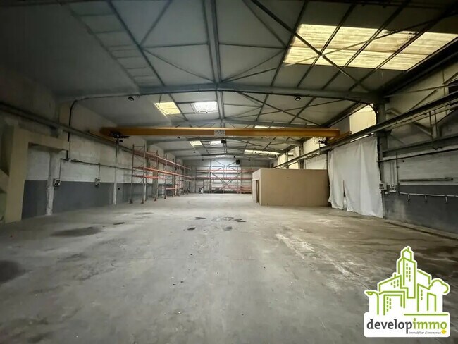 Plus de détails pour Local d'activités à louer