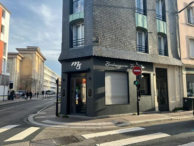 Plus de détails pour Local commercial à louer