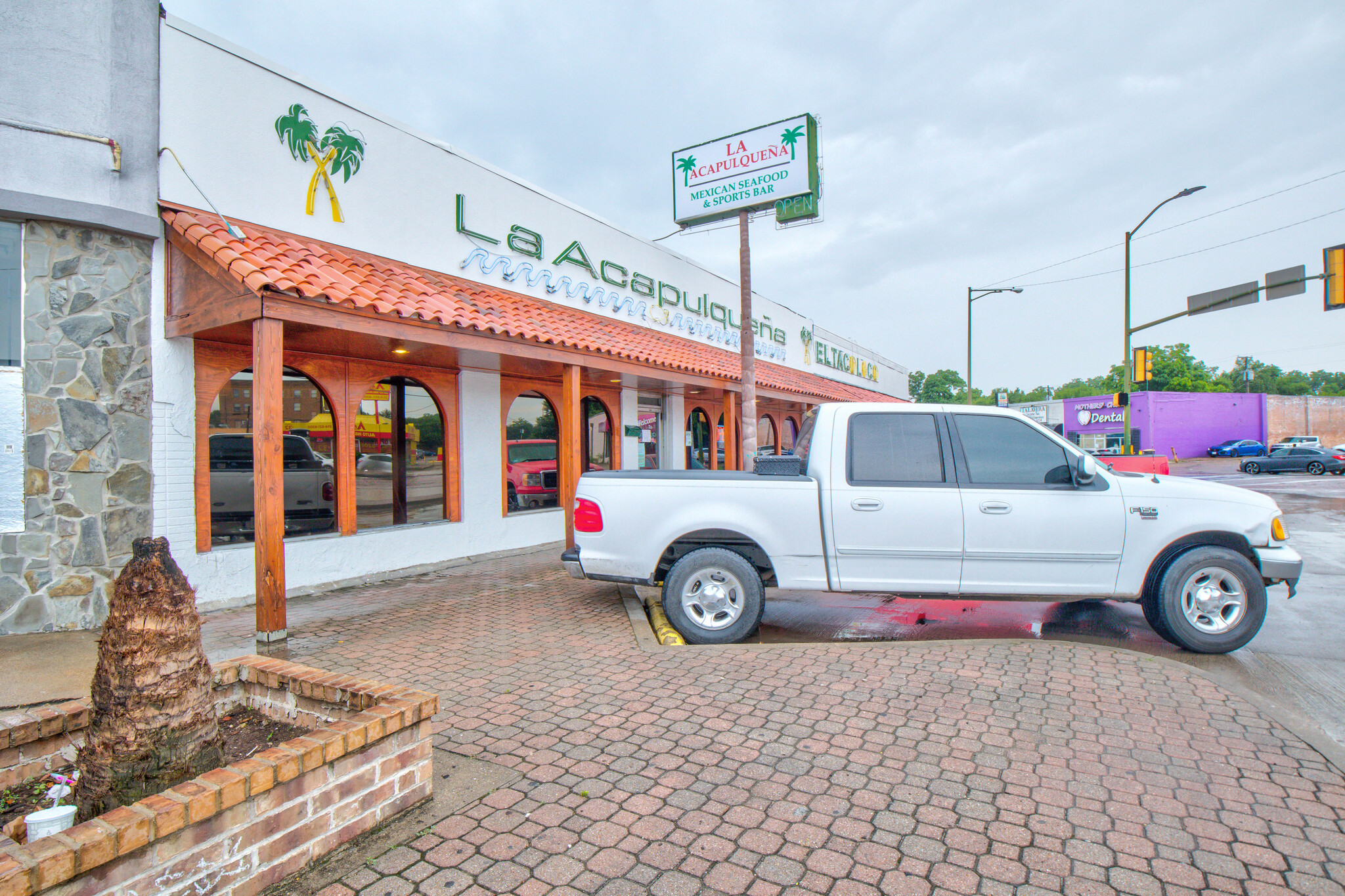 2706 Samuell Blvd, Dallas, TX à louer Photo principale– Image 1 sur 60