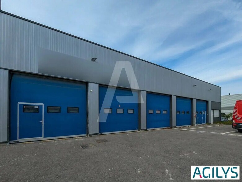 Local d'activités dans Guibeville à vendre - Photo de l’immeuble – Image 1 sur 12