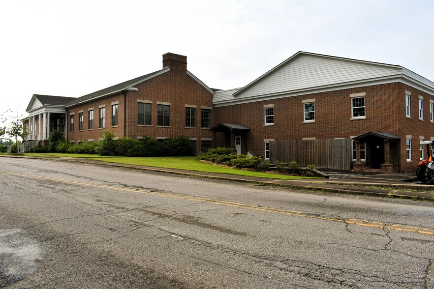 755 Lee St, Alexander City, AL à louer - Photo principale – Image 1 sur 21