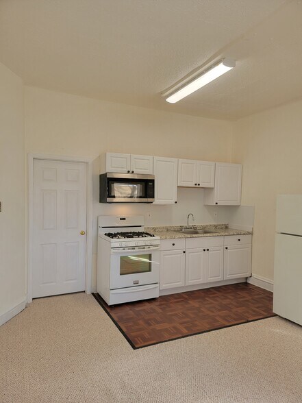 429 Main St, Darby, PA à vendre - Photo de l’immeuble – Image 3 sur 9