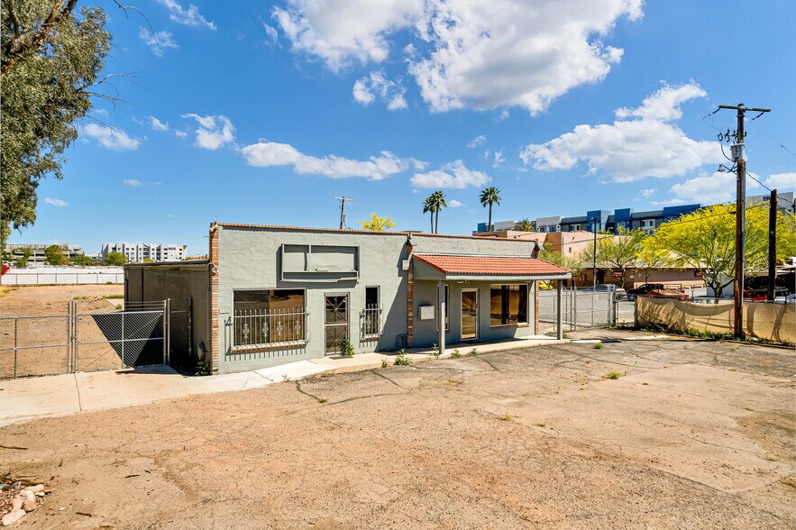 1219 S McClintock Dr, Tempe, AZ à louer - Photo de l’immeuble – Image 2 sur 6
