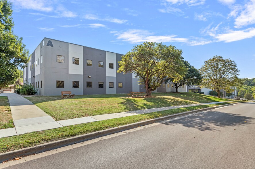 2200 Churchill Rd, Springfield, IL à vendre - Photo de l’immeuble – Image 2 sur 4