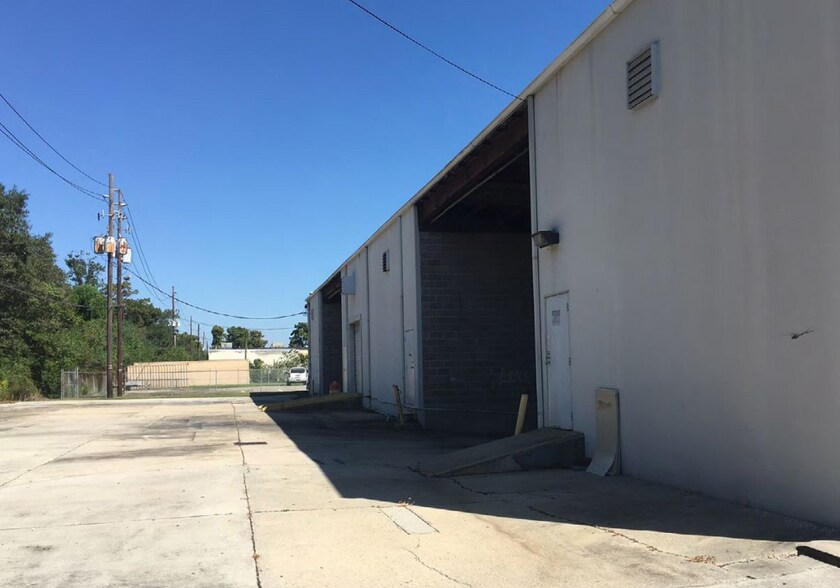 4120-4126 Poche Ct W, New Orleans, LA à louer - Photo de l’immeuble – Image 2 sur 13