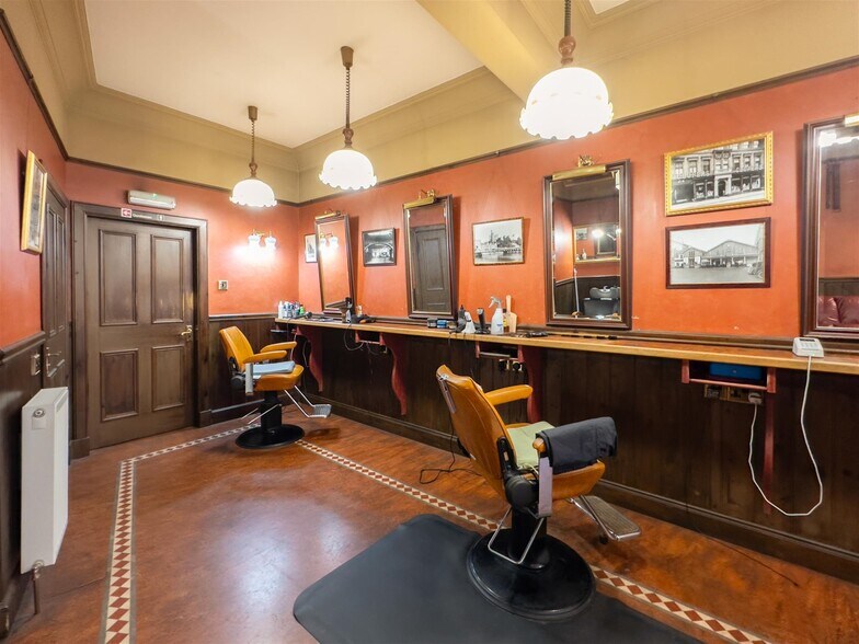 Cameron's Barber Shop and Flat, Inverness à vendre - Photo intérieure – Image 3 sur 13