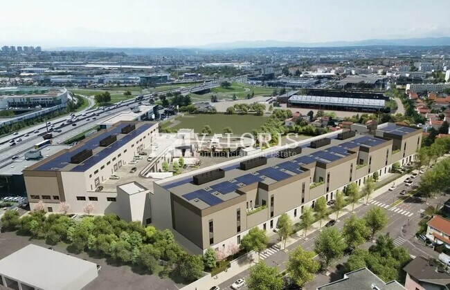 Plus de détails pour Local d'activités à louer