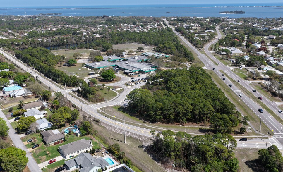 400 Sebastian Blvd, Sebastian, FL à vendre - Photo de l’immeuble – Image 2 sur 4