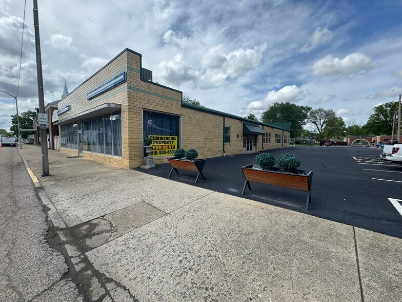 35 W Main St, Mascoutah, IL à louer - Photo de l’immeuble – Image 1 sur 11