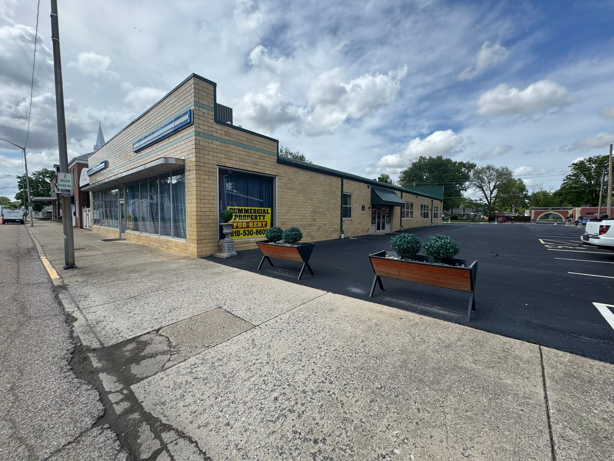 35 W Main St, Mascoutah, IL à louer Photo de l’immeuble– Image 1 sur 12