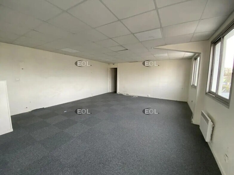 Local d’activités dans Saint-Michel-sur-Orge à louer - Photo intérieure – Image 3 sur 4