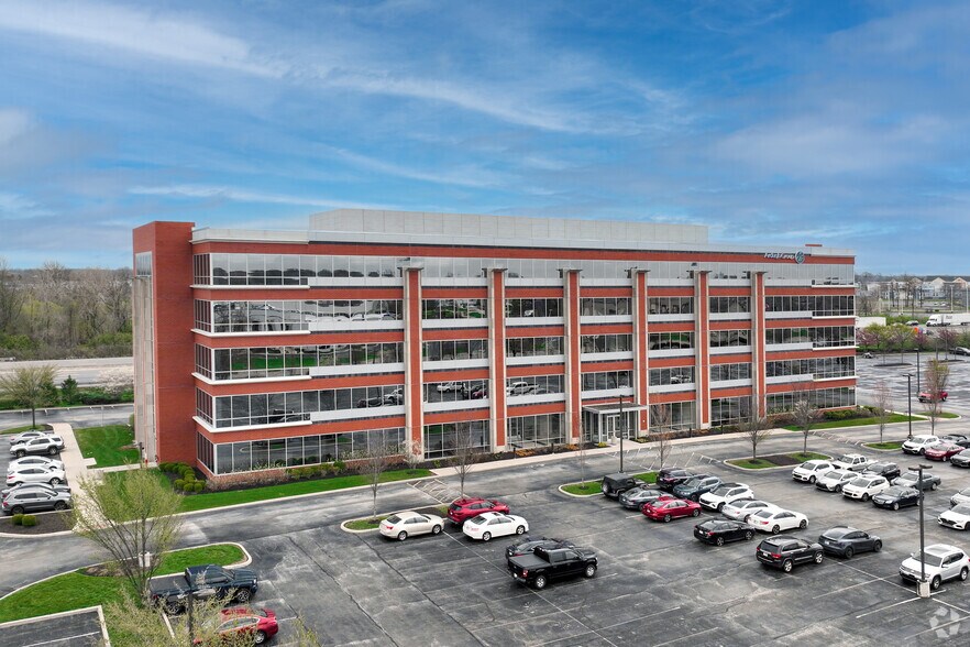 10194 Crosspoint Blvd, Fishers, IN à louer - Photo de l’immeuble – Image 3 sur 5