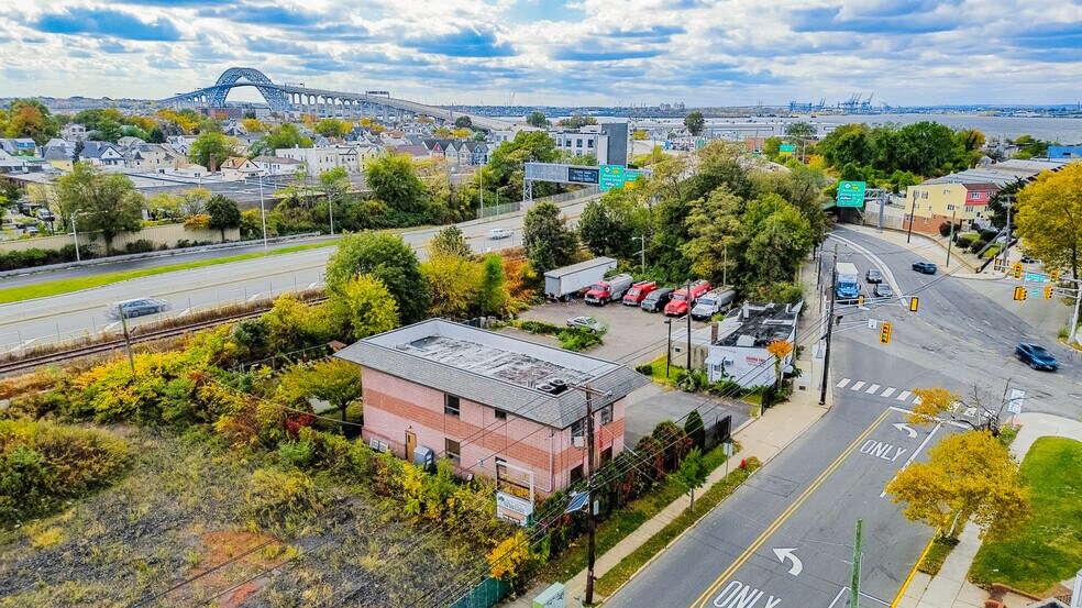 256 Kennedy Blvd, Bayonne, NJ à vendre - Photo de l’immeuble – Image 2 sur 18