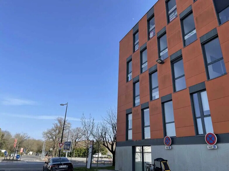 13 Rue Marie Curie, Saint-Sébastien-sur-Loire à louer - Photo de l’immeuble – Image 1 sur 6