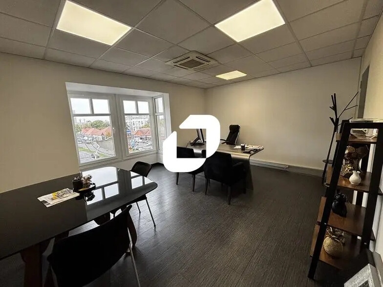 Bureau dans Ris-Orangis à vendre - Photo de l’immeuble – Image 3 sur 11
