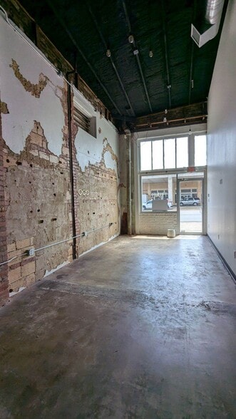 241 S Broadway Ave, Tyler, TX à louer - Photo intérieure – Image 3 sur 4