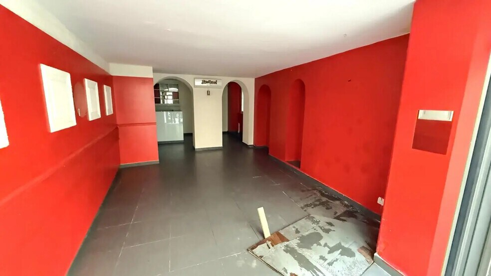 Local commercial dans Paris à louer - Photo de l’immeuble – Image 3 sur 8