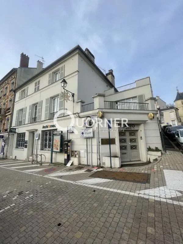 Bureau dans Pontoise à louer Photo de l’immeuble– Image 1 sur 11