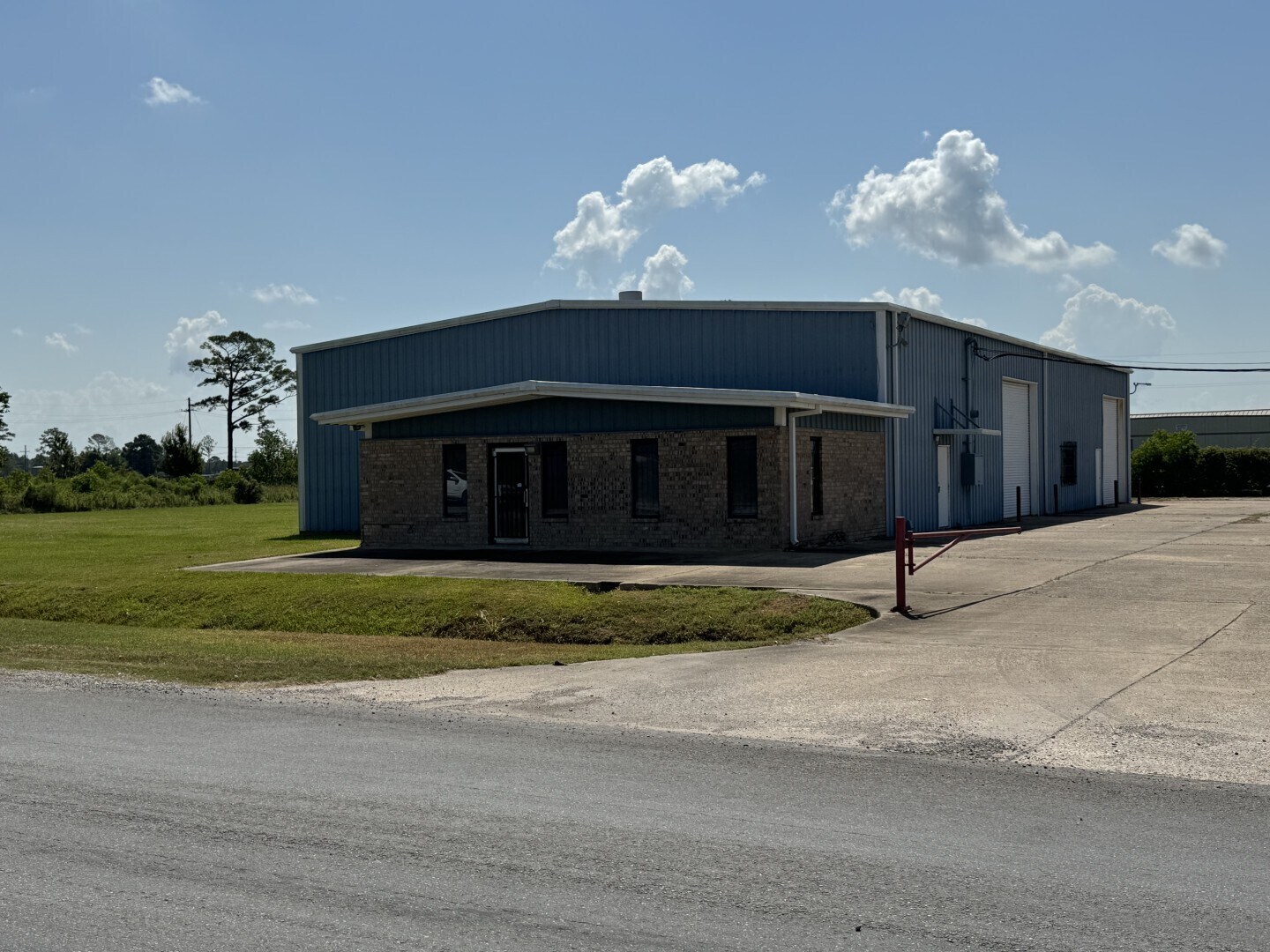 6233 Industrial Rd, Beaumont, TX à louer Photo de l’immeuble– Image 1 sur 11